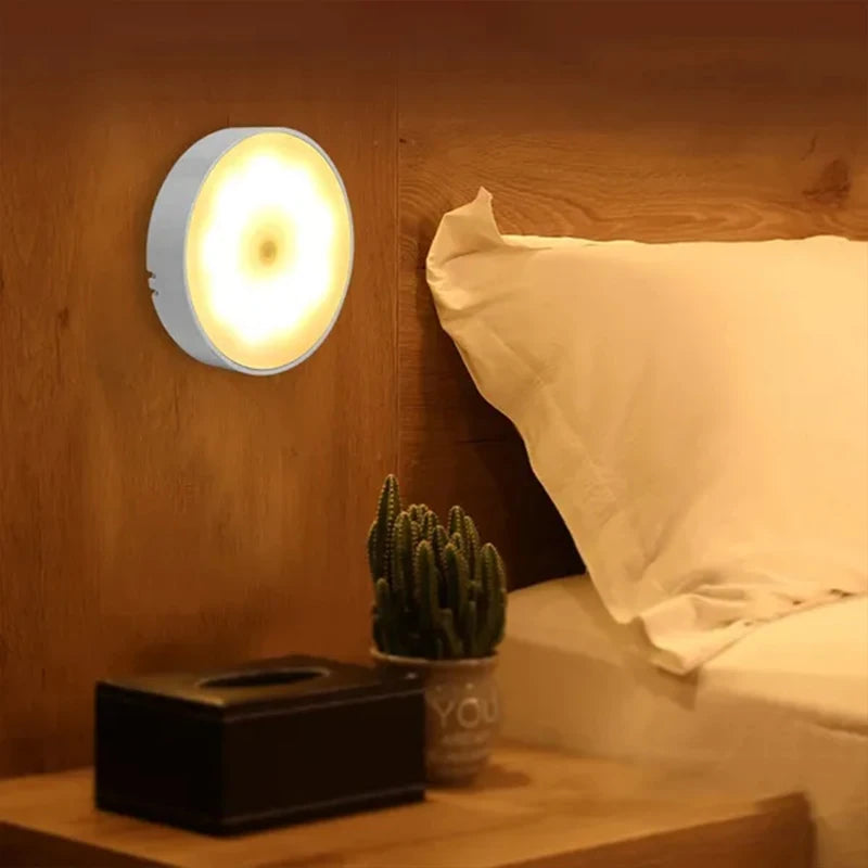 Luz Noturna LED com Sensor de Movimento Recarregável via USB